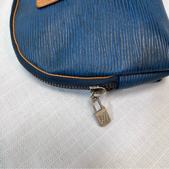 Vintage Louis Vuitton Cosmetic Pouch Leather Blue - Picture 4 of 7